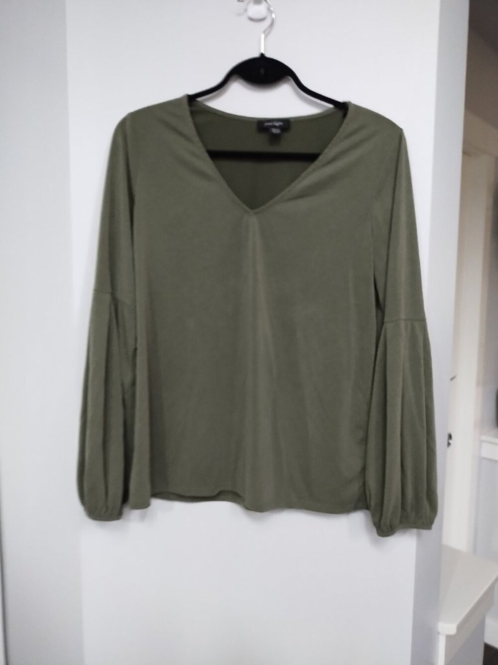 Lord & Taylor v neck bell sleeve top